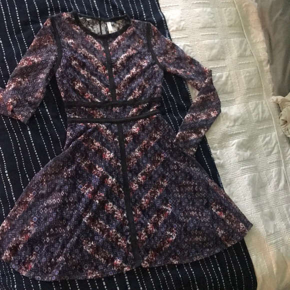 Dress - Picture 3 of 3